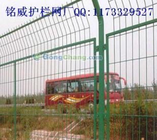铭威供应高品质高速公路专用预应力防护栏，多规格交通护栏助力安全出行
